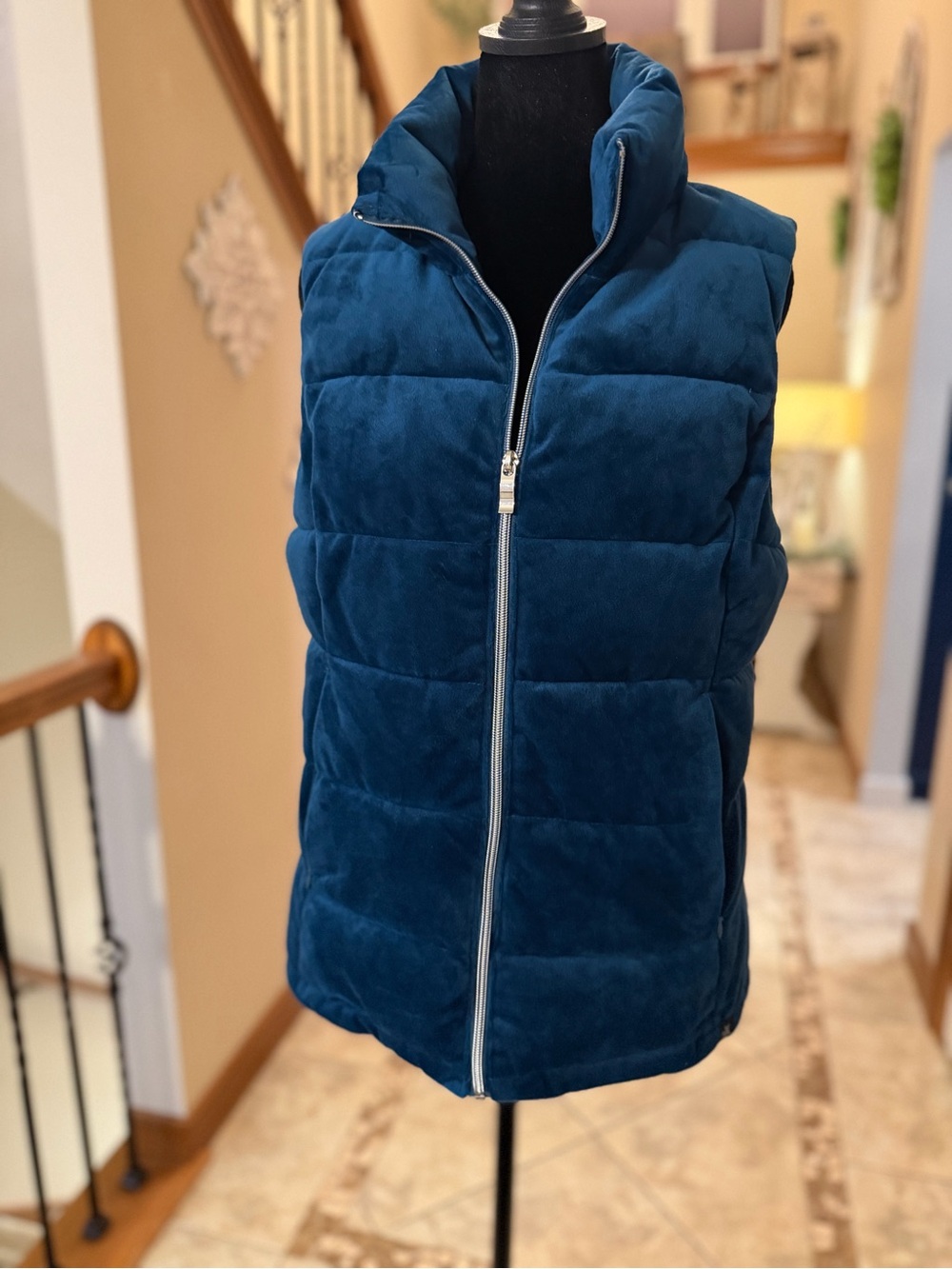 ZeroXposur Women’s Teal Velvet Puffer Vest Size M NWOT